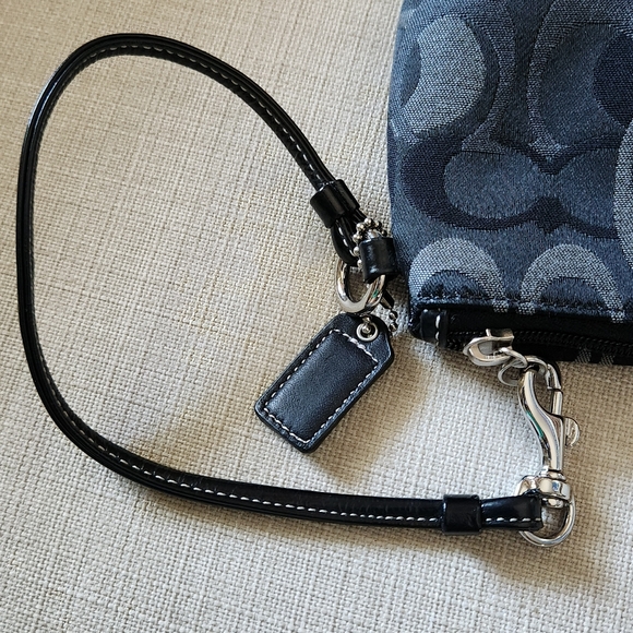 Coach Black Legacy Signature Turnlock Wristlet - Picture 6 of 14
